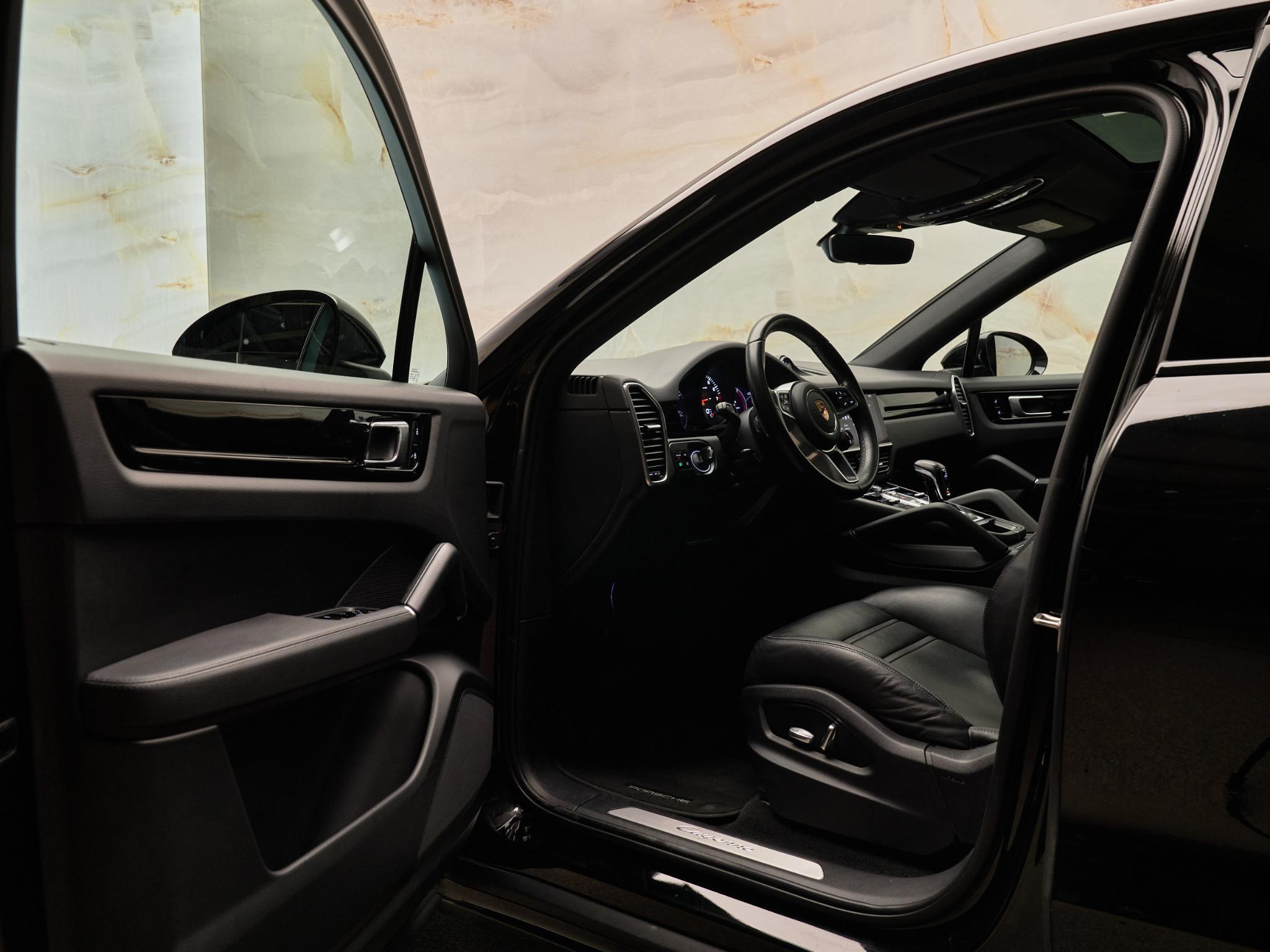 Porsche Cayenne - 6
