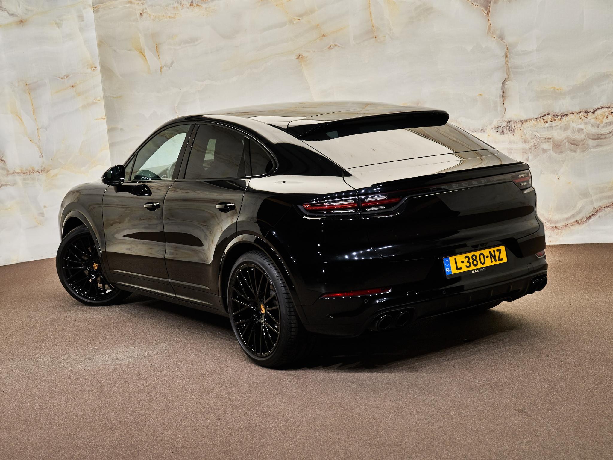 Porsche Cayenne - 29
