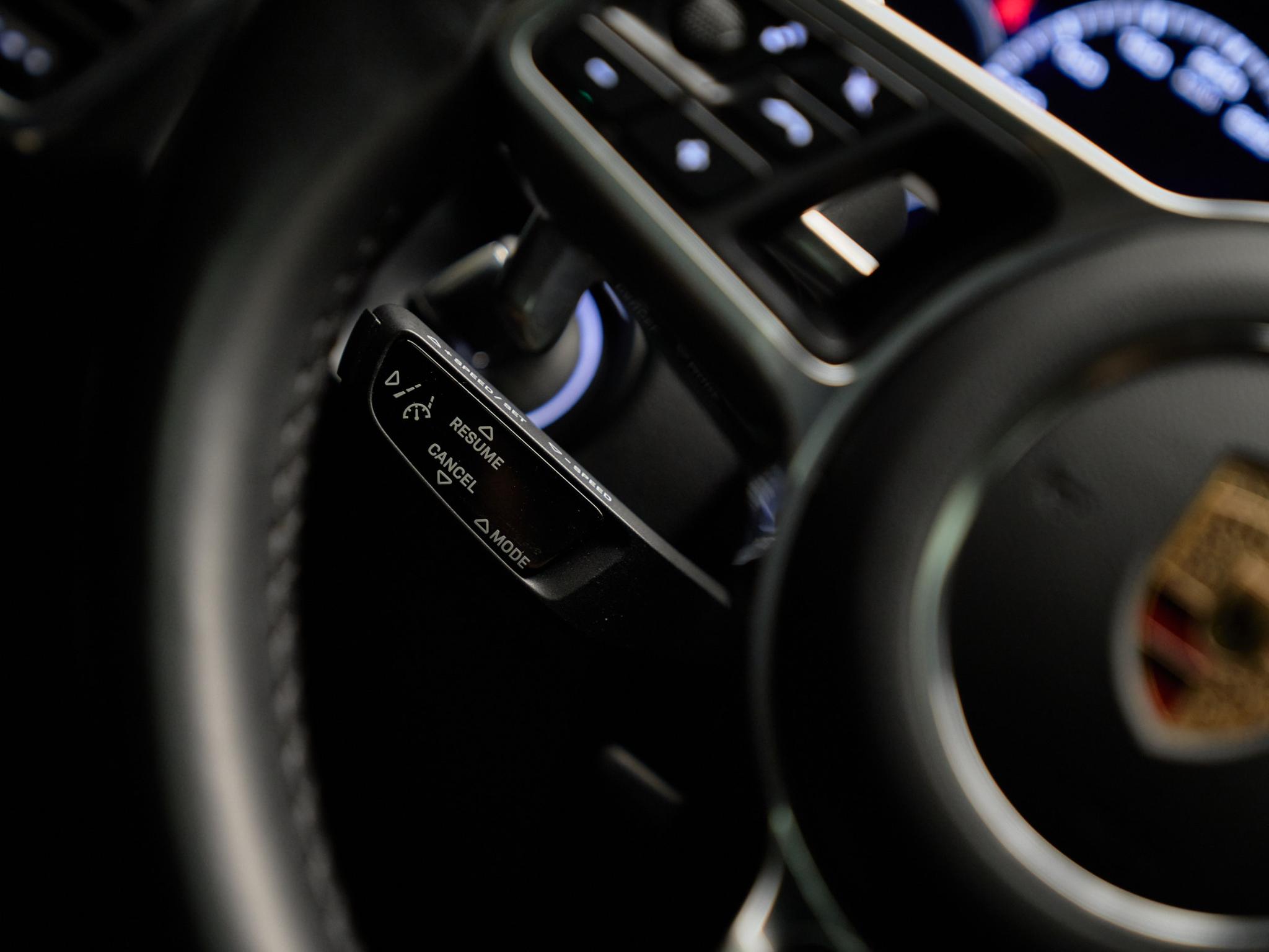 Porsche Cayenne - 16