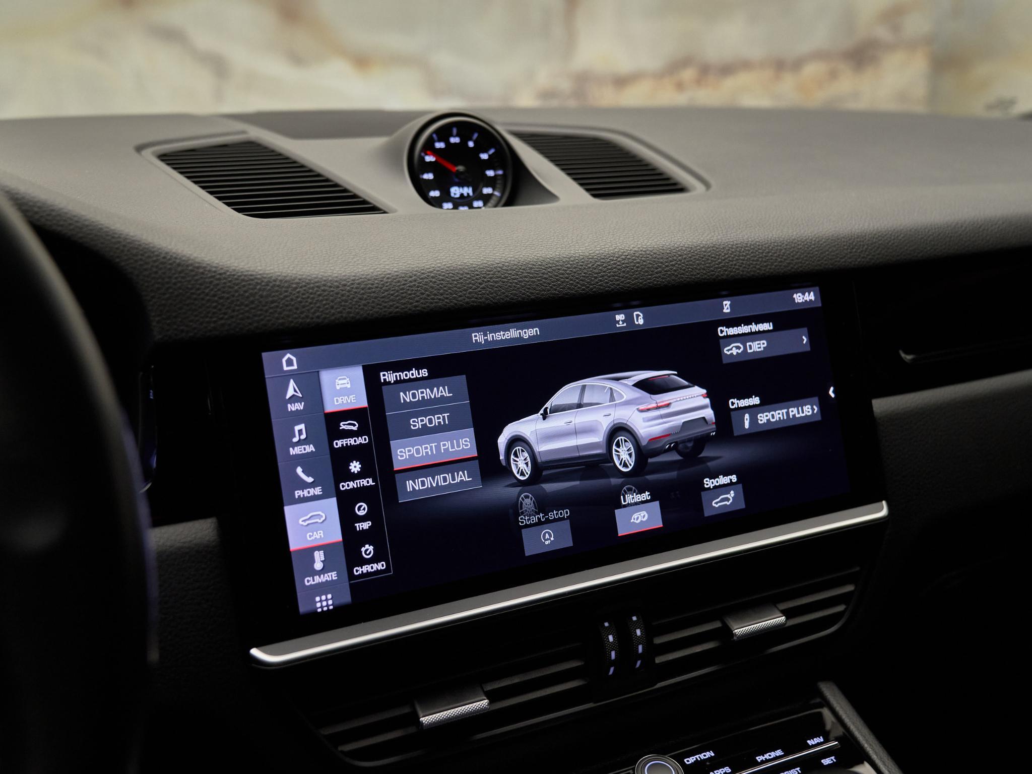 Porsche Cayenne - 13