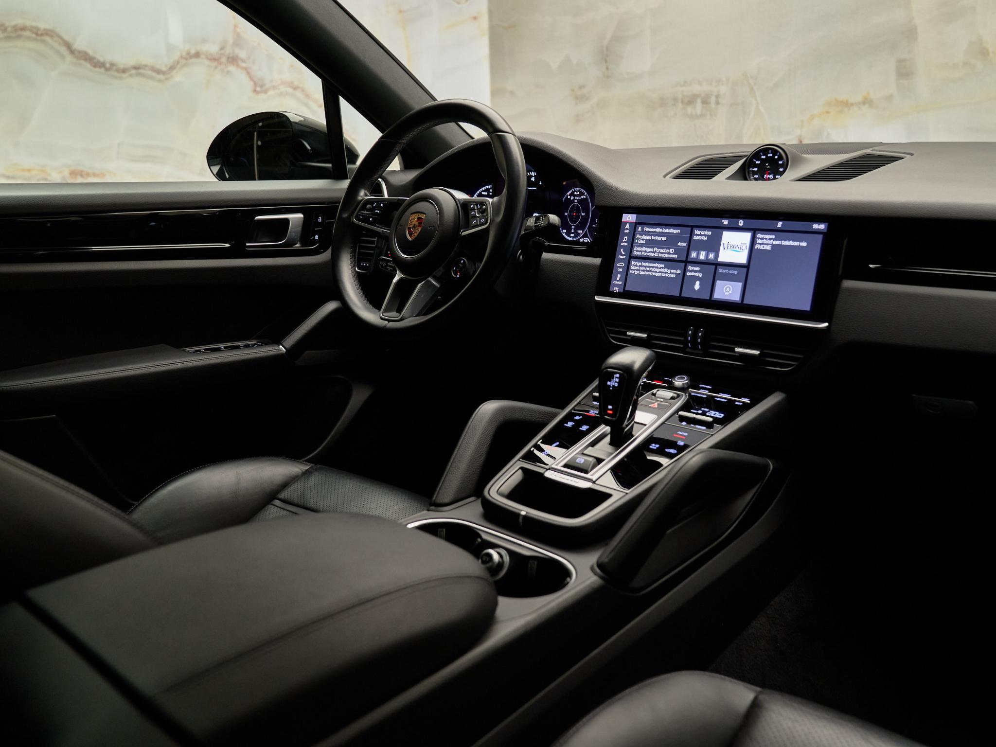 Porsche Cayenne - 8