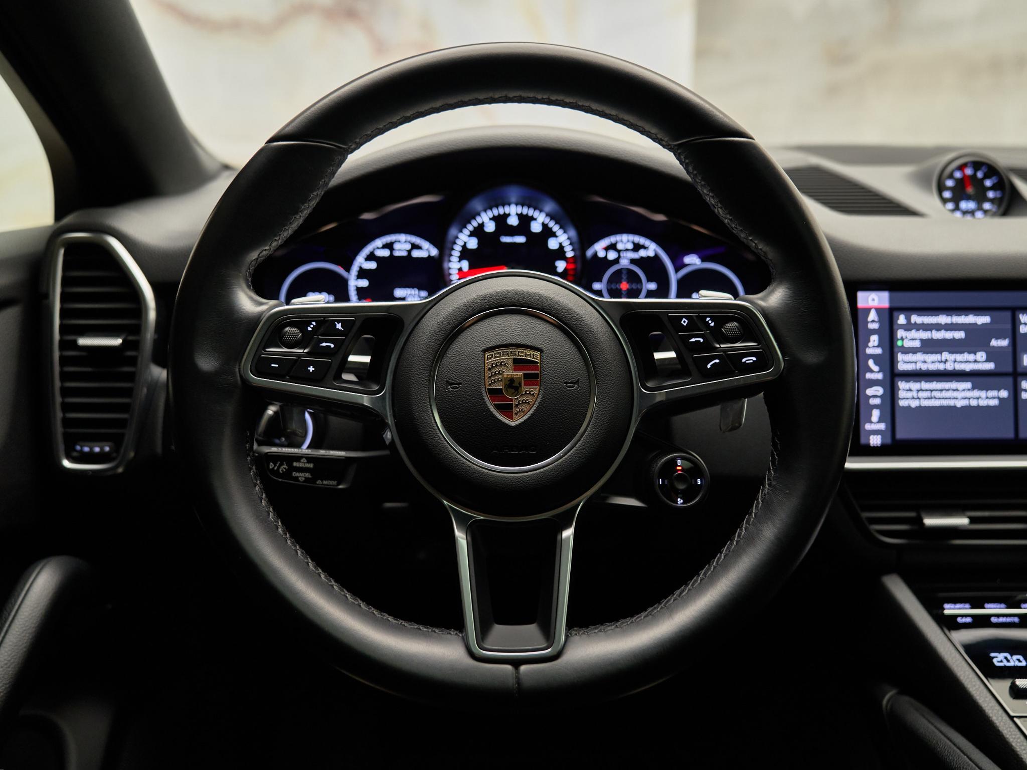 Porsche Cayenne - 15