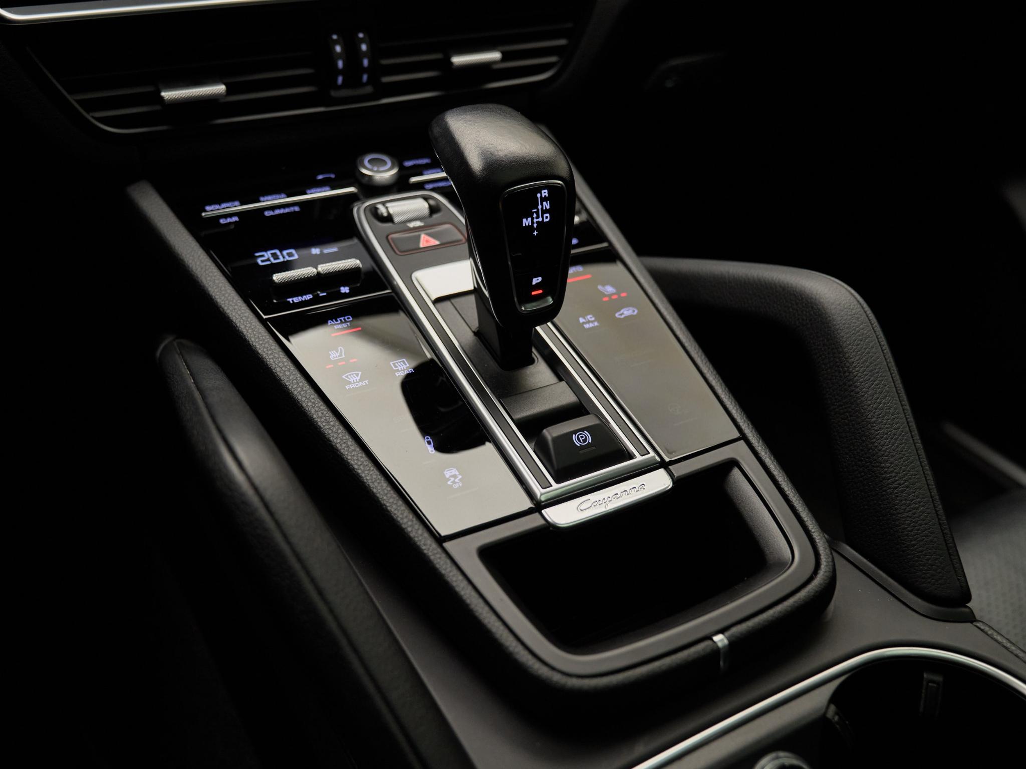 Porsche Cayenne - 19
