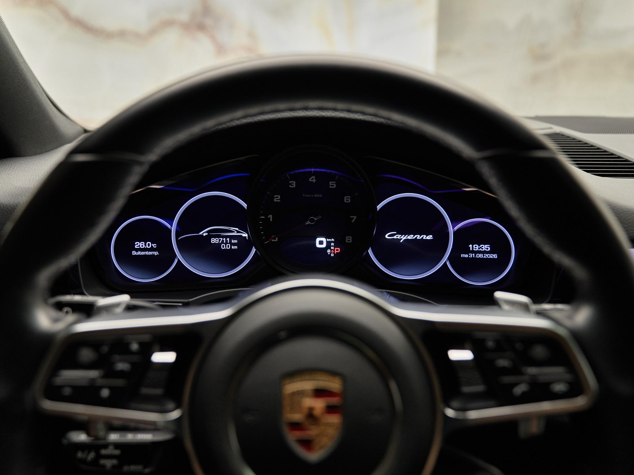 Porsche Cayenne - 14