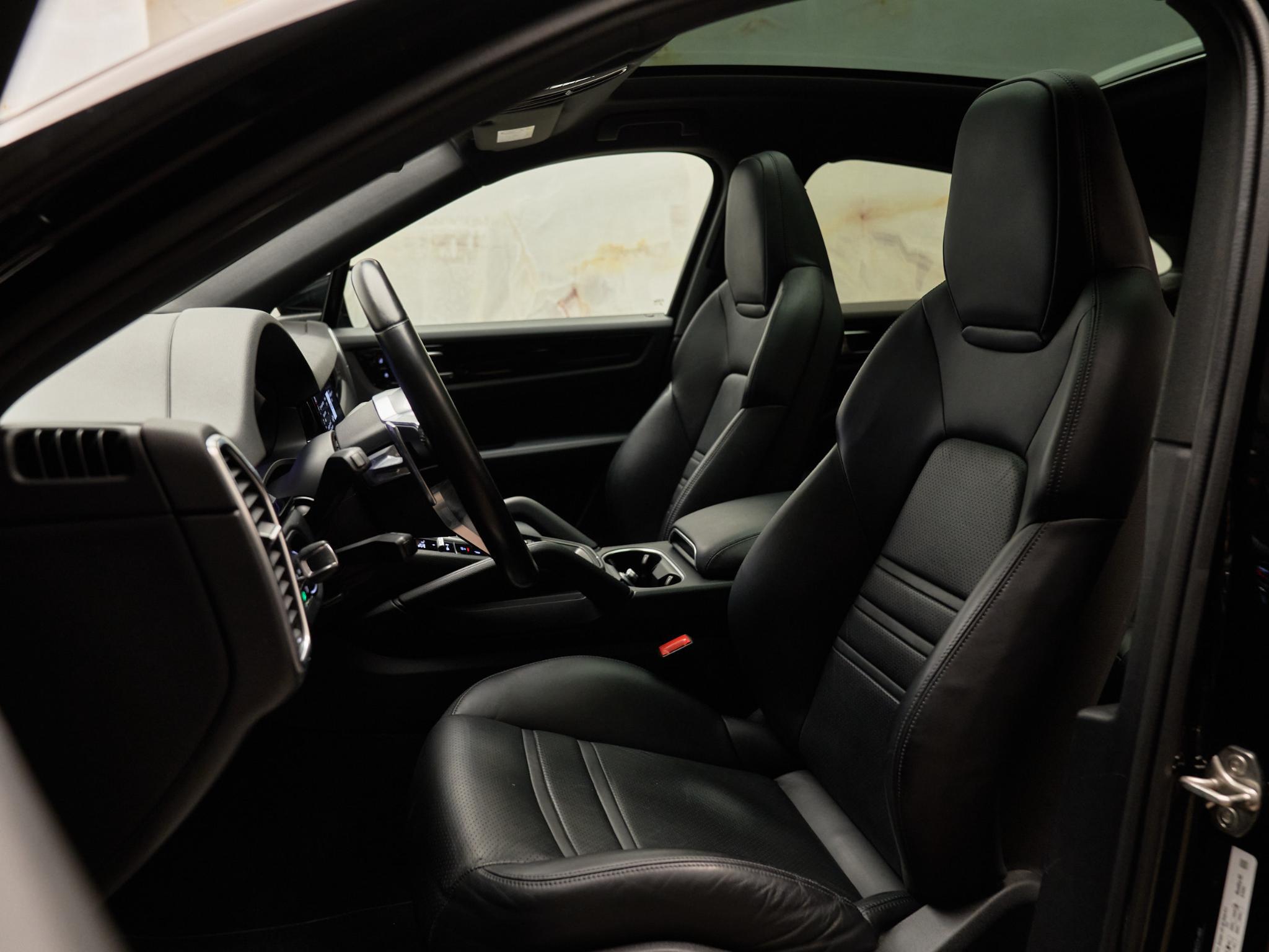 Porsche Cayenne - 7