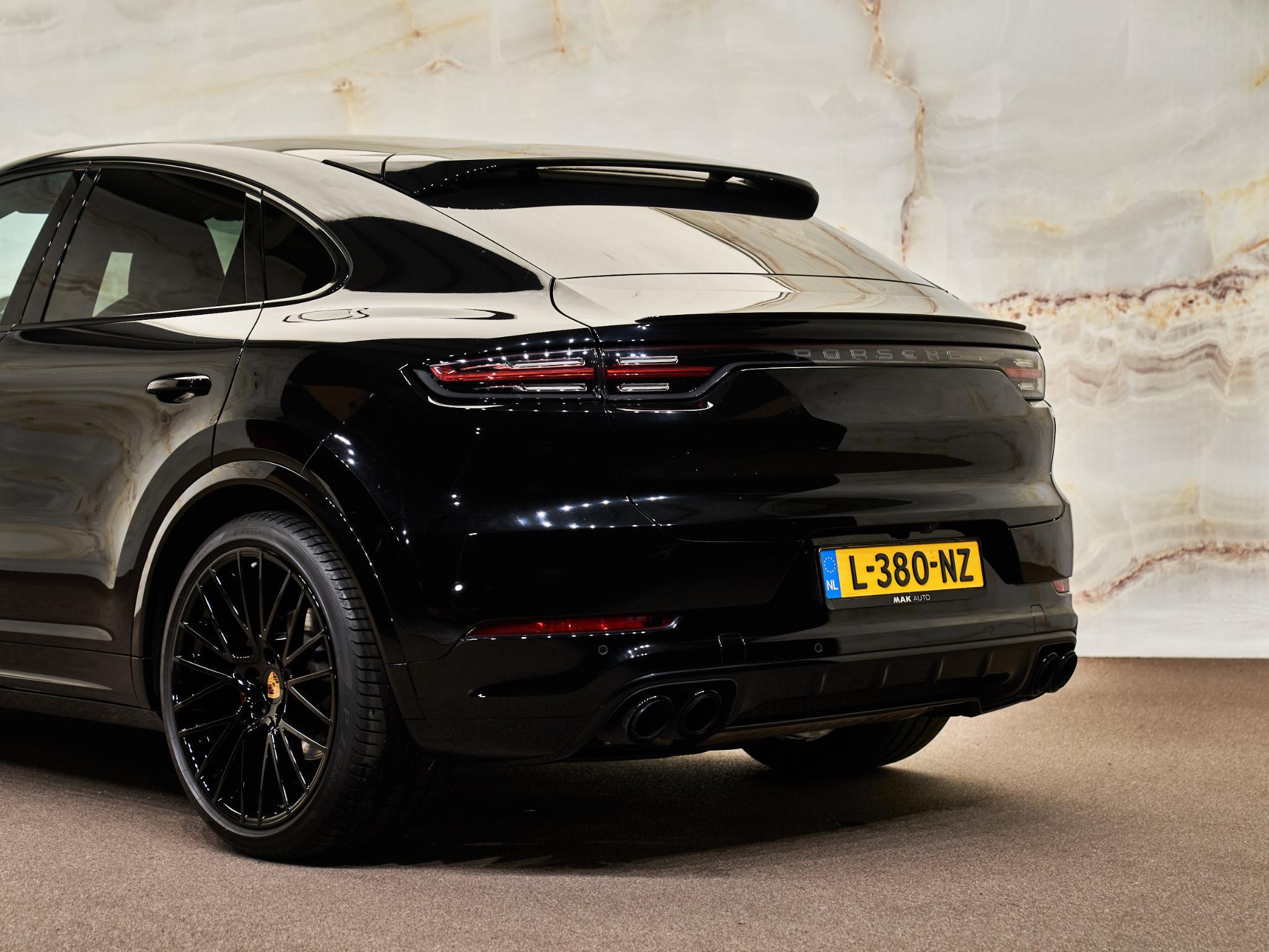 Porsche Cayenne - 5