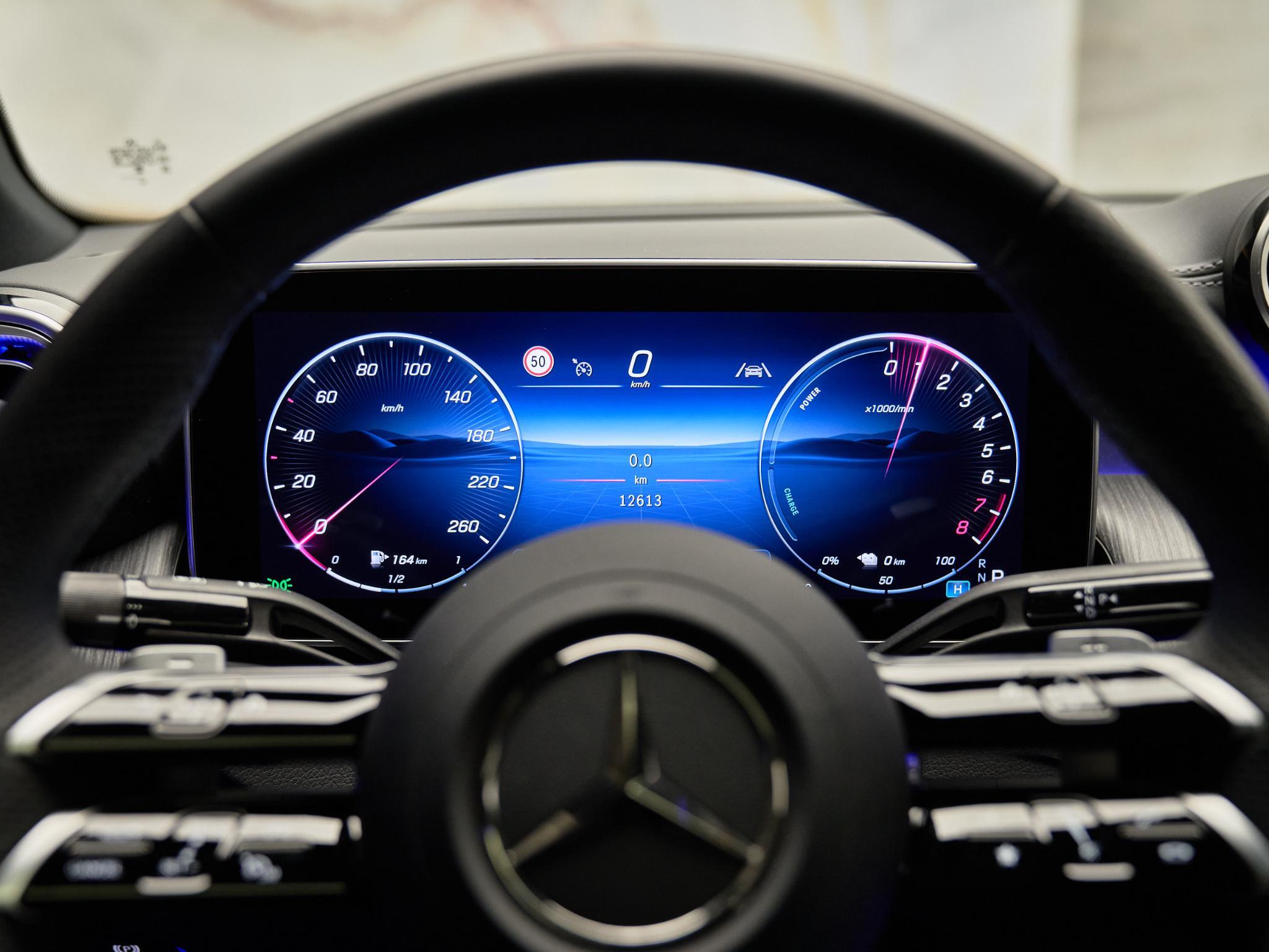 Mercedes-Benz GLC - 13