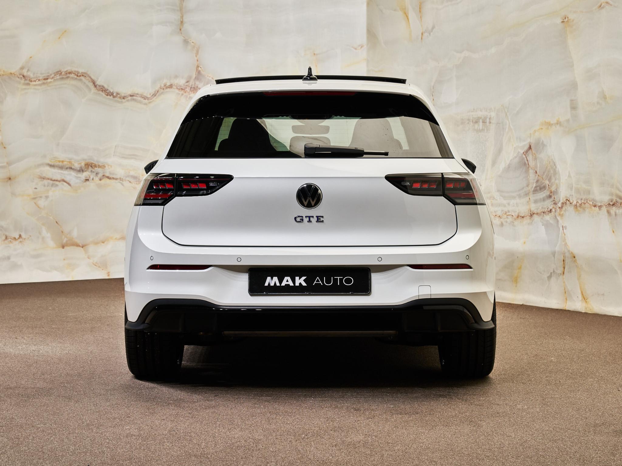 Volkswagen Golf - 28
