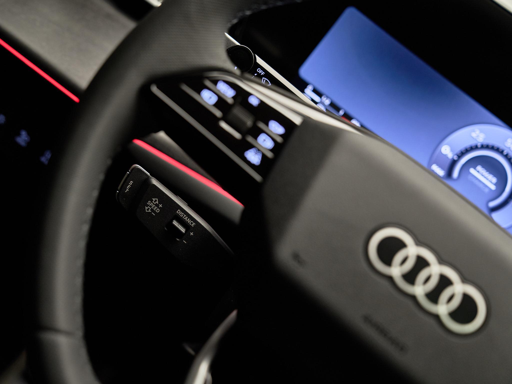 Audi Q3 - 18