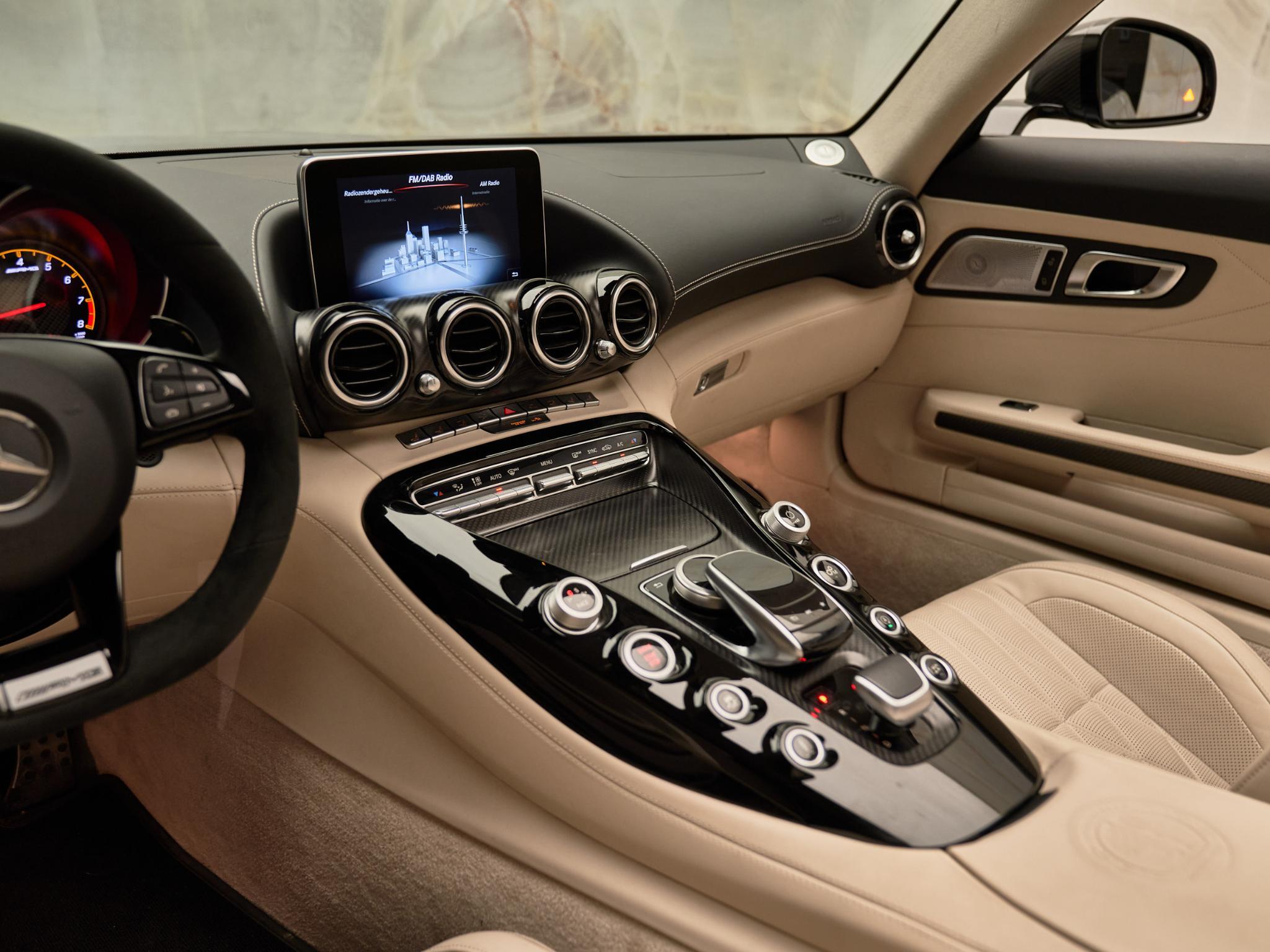 Mercedes-Benz AMG GT - 18