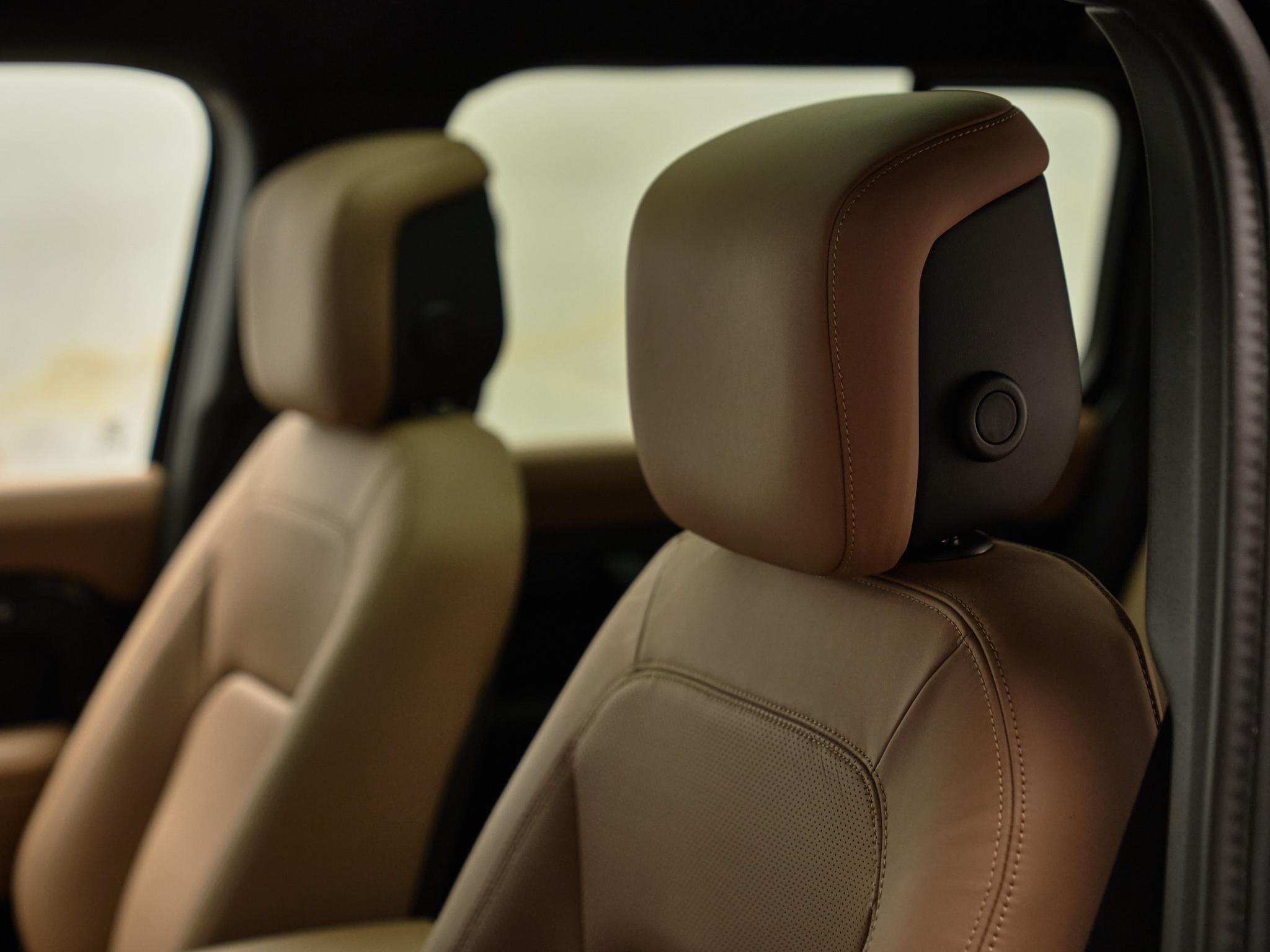Land Rover Defender - 27
