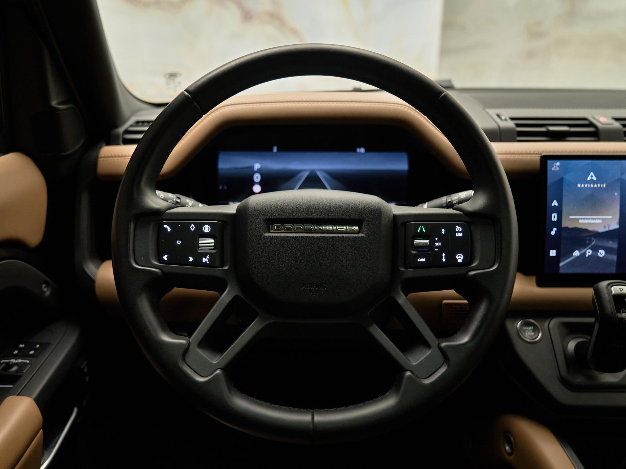 Land Rover Defender - 18