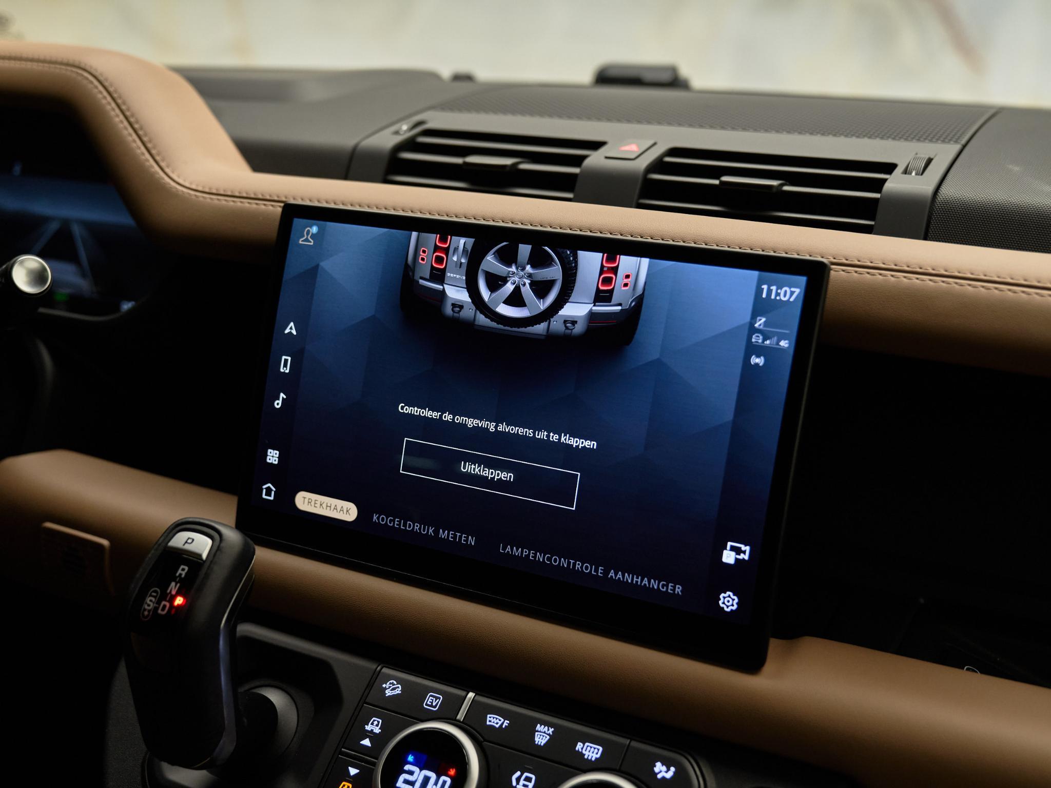 Land Rover Defender - 13