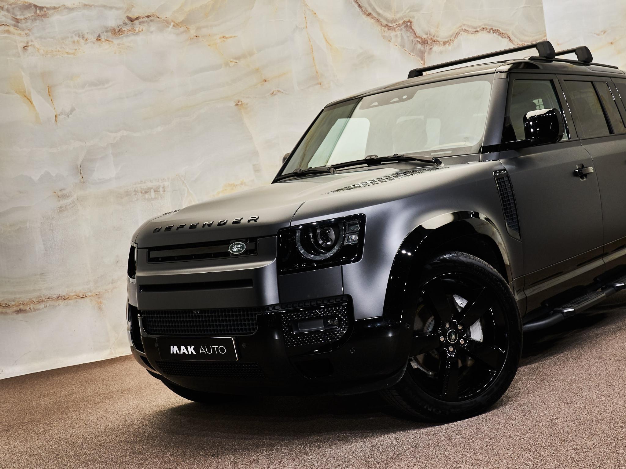 Land Rover Defender - 4