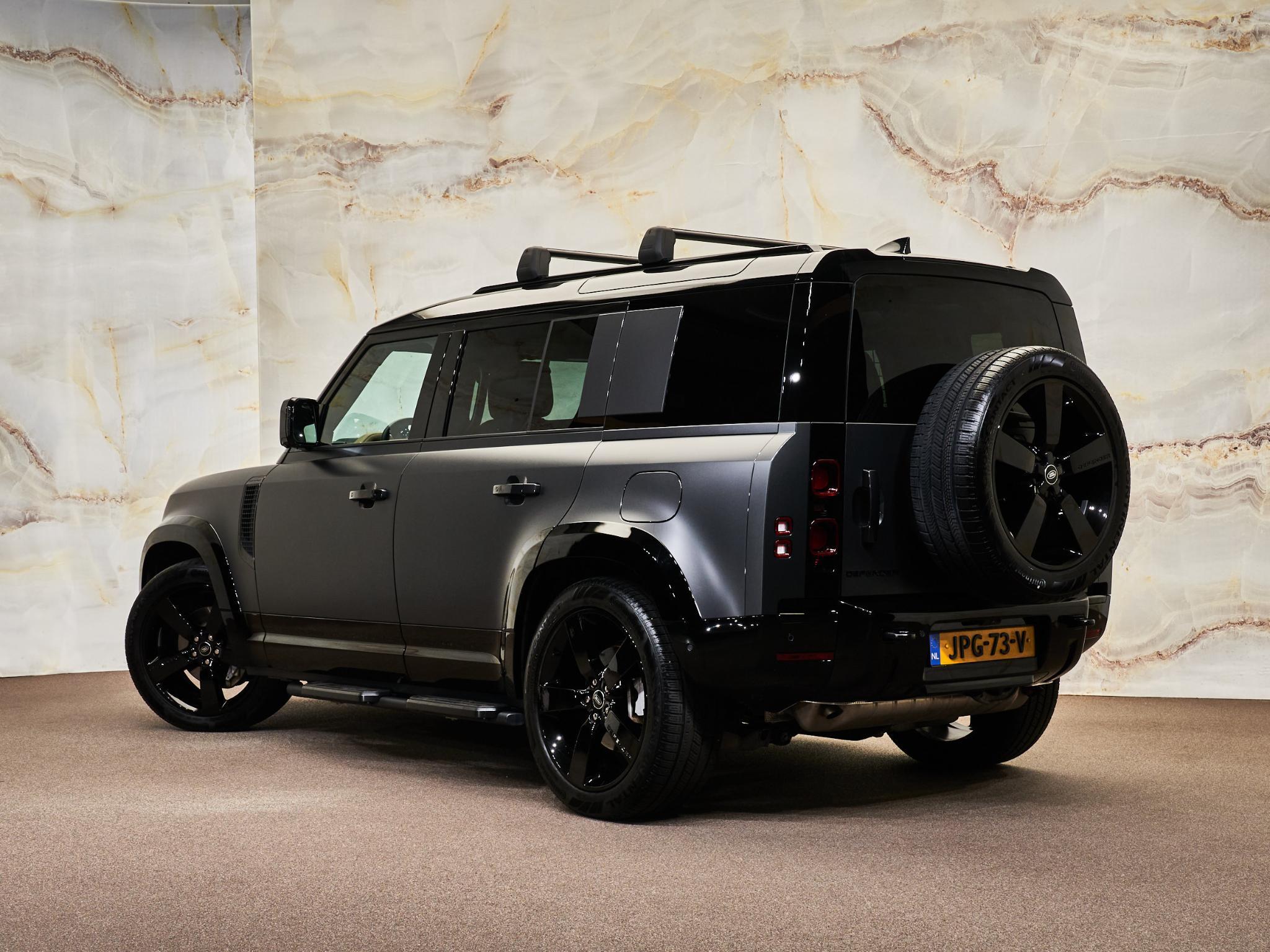 Land Rover Defender - 3