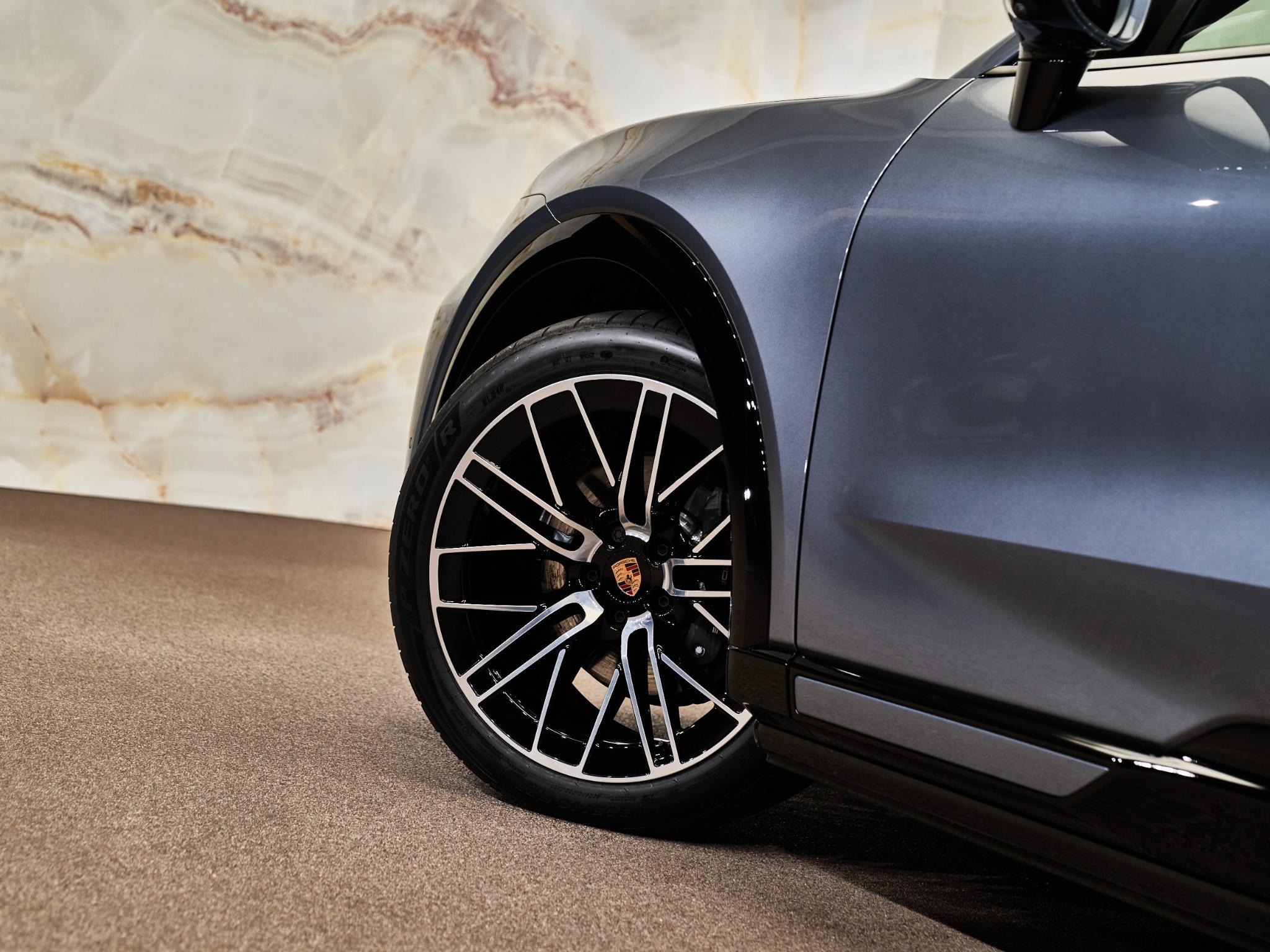 Porsche Cayenne - 30