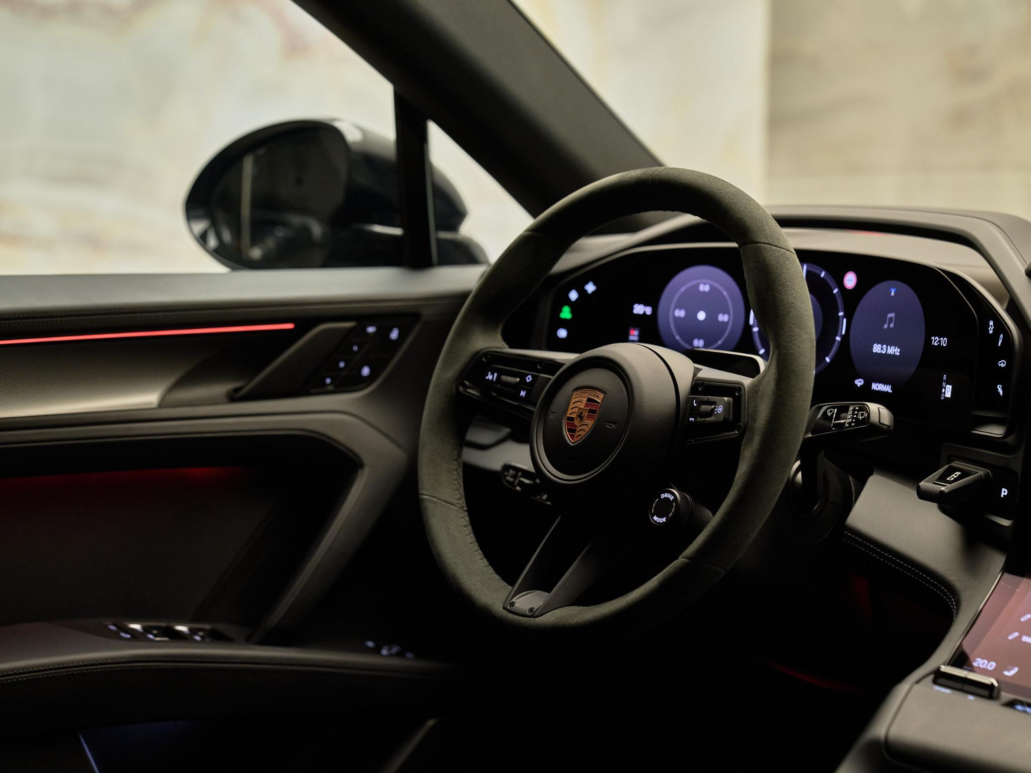 Porsche Cayenne - 26