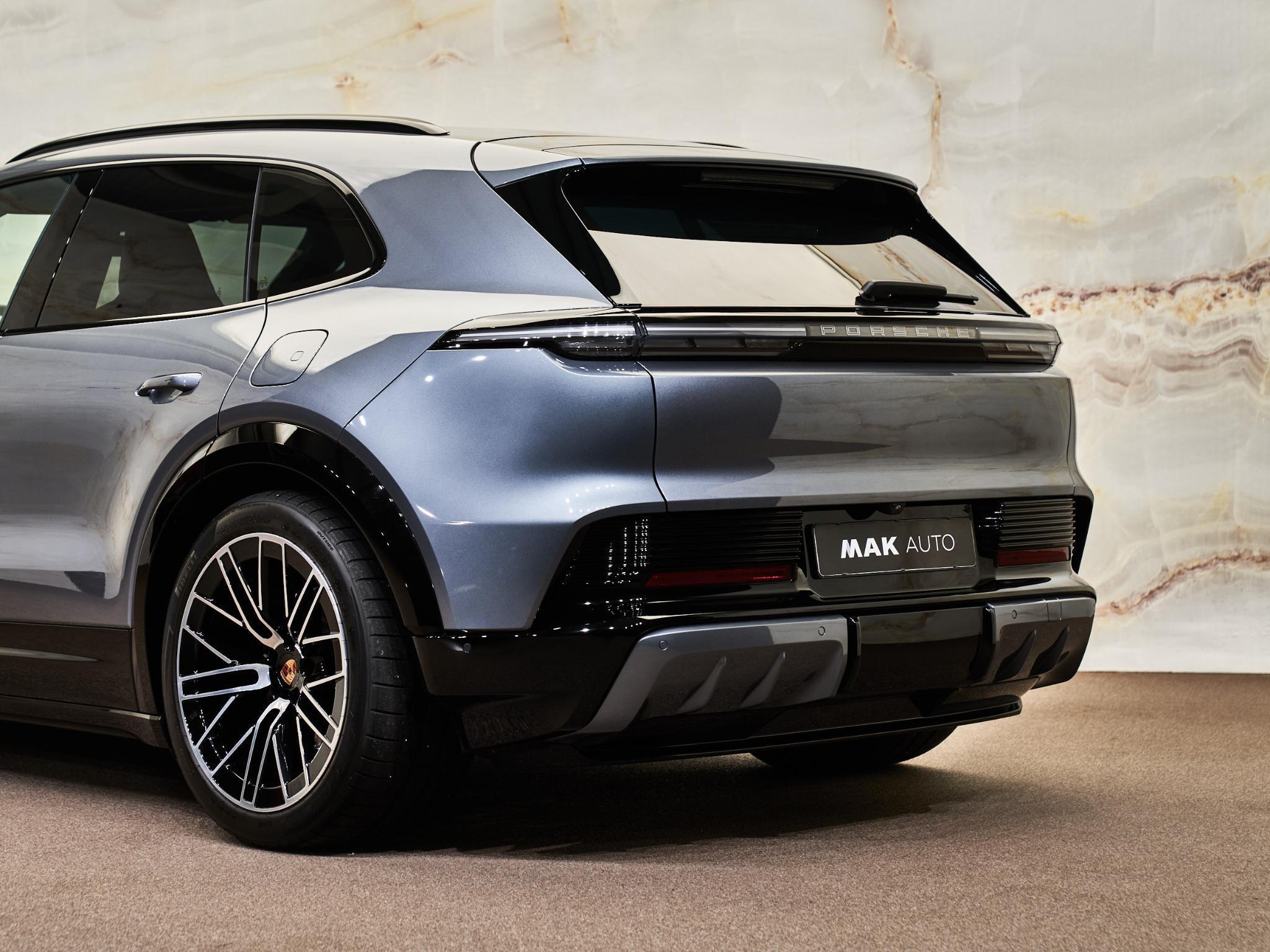 Porsche Cayenne - 6