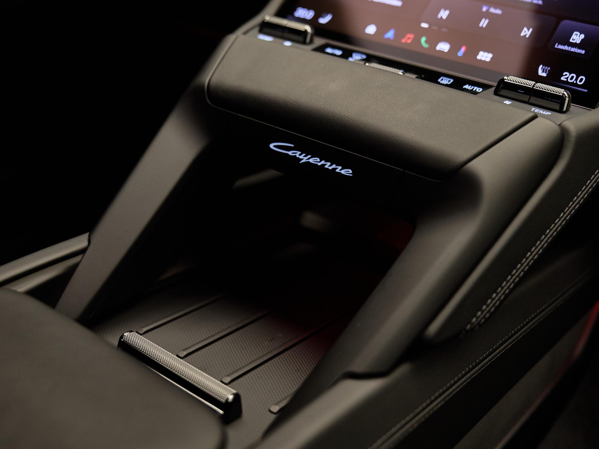 Porsche Cayenne - 24